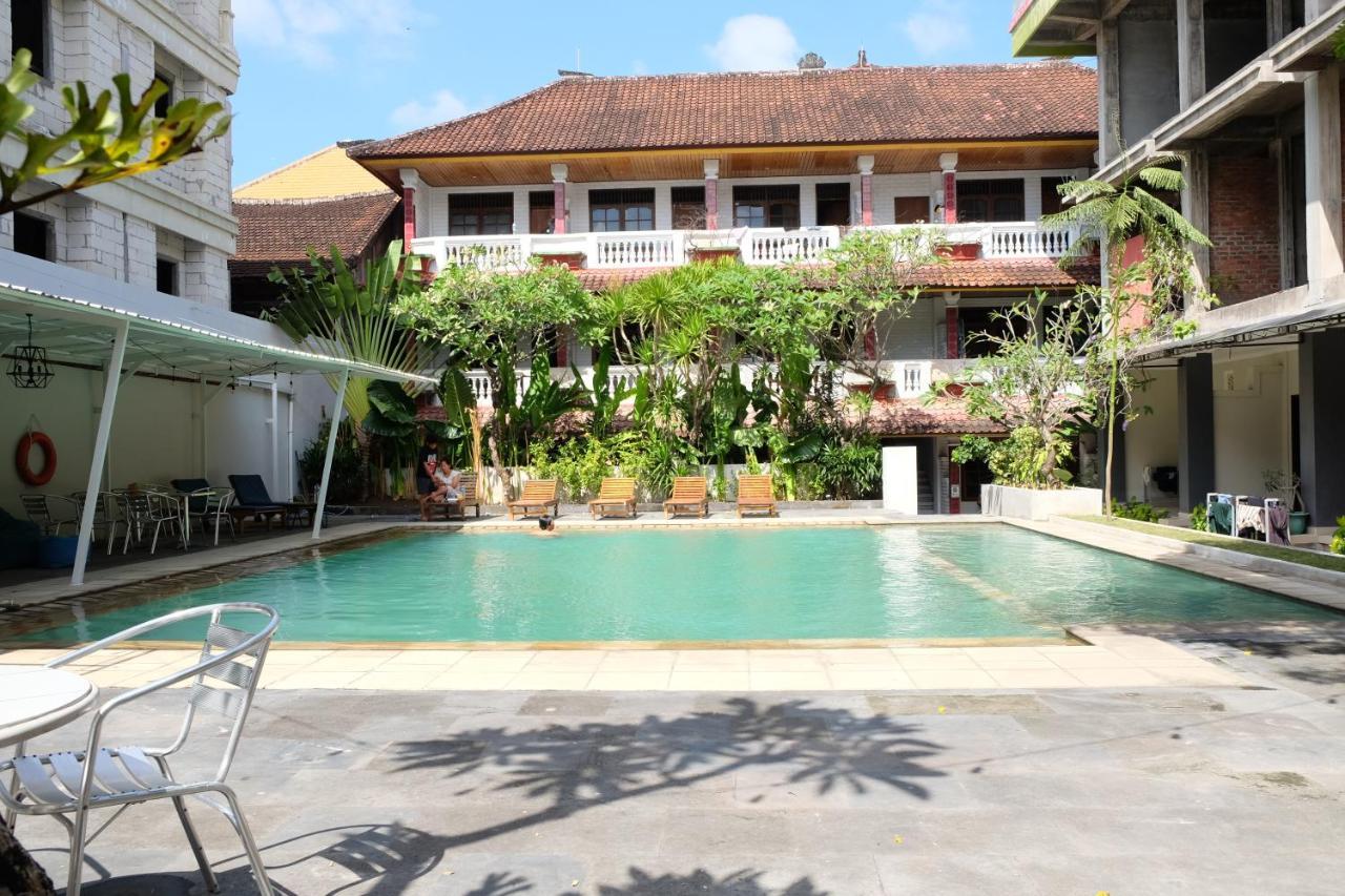 Palm Garden Kuta Hotel Kuta  Exterior photo