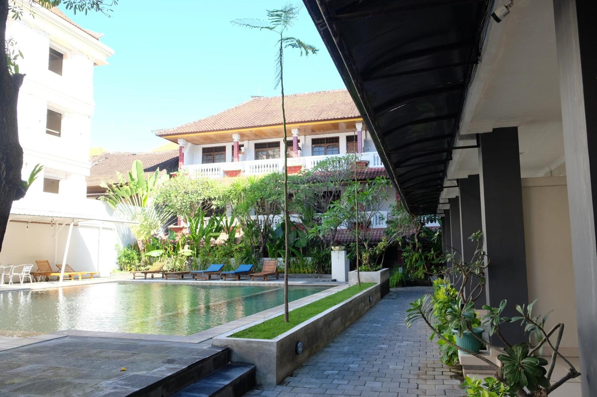 Palm Garden Kuta Hotel Kuta  Exterior photo