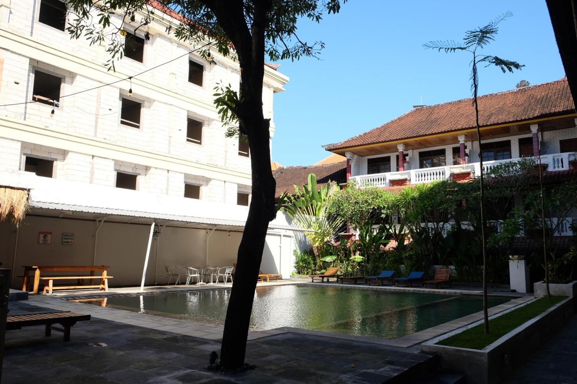Palm Garden Kuta Hotel Kuta  Exterior photo