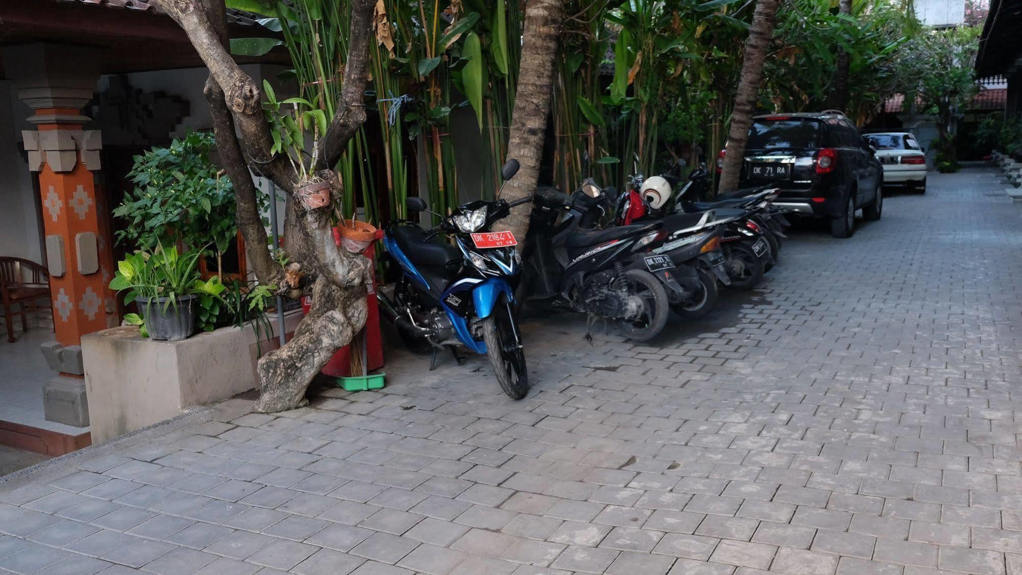Palm Garden Kuta Hotel Kuta  Exterior photo
