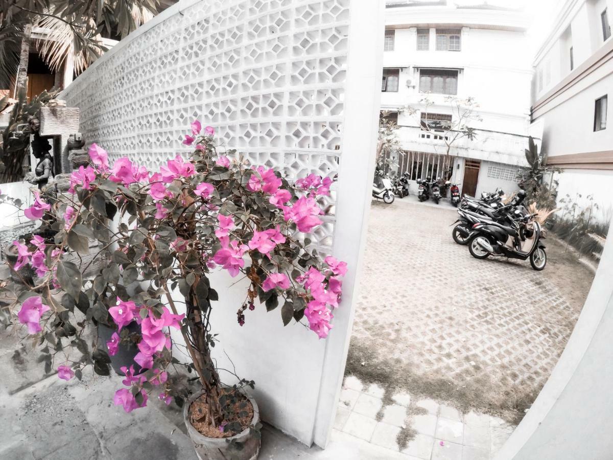 Palm Garden Kuta Hotel Kuta  Exterior photo